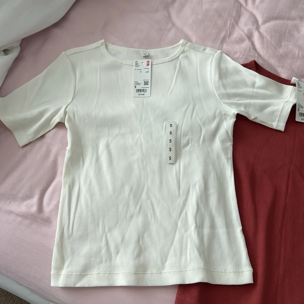 Uniqlo t-shirt bundle - Picture 2 of 4